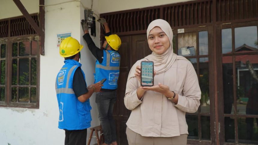 Pengajuan promo tambah daya listrik "Ramadan Terang, Lebaran Tenang" dilakukan sepenuhnya melalui aplikasi PLN Mobile. Foto: Dok PLN