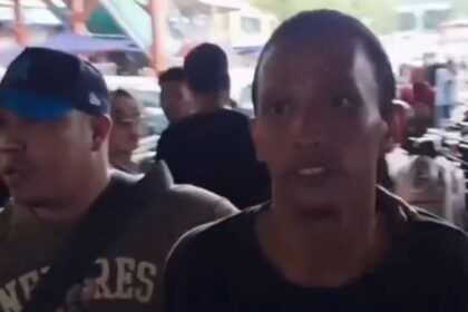 Penangkapan jukir liar di Tanah Abang. Foto: Tangkapan video viral