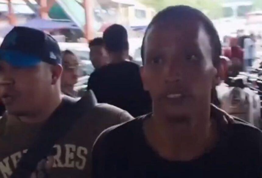 Penangkapan jukir liar di Tanah Abang. Foto: Tangkapan video viral