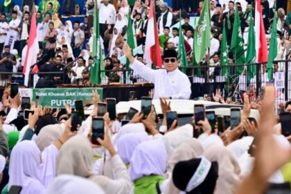 Presiden Prabowo Subianto menghadiri Mujahadah Kubro Satu Abad NU, di Stadion Gajayana, Kota Malang, Jawa Timur, Minggu (8/2/2026). Foto: BPMI Setpres