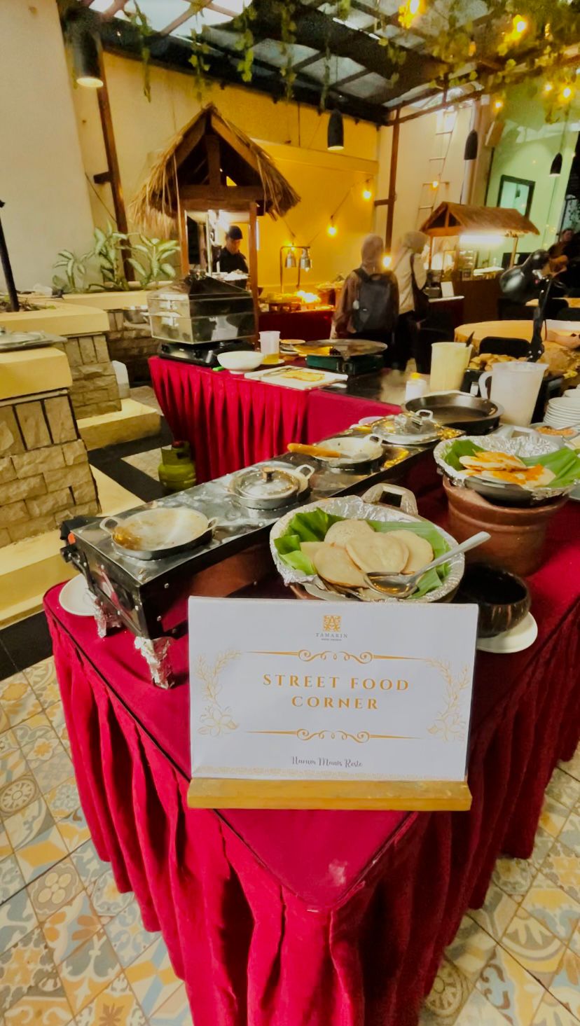 Menyambut bulan suci Ramadan, Tamarin Hotel Jakarta menghadirkan pengalaman berbuka puasa istimewa melalui program “Kampoeng Ramadhan”