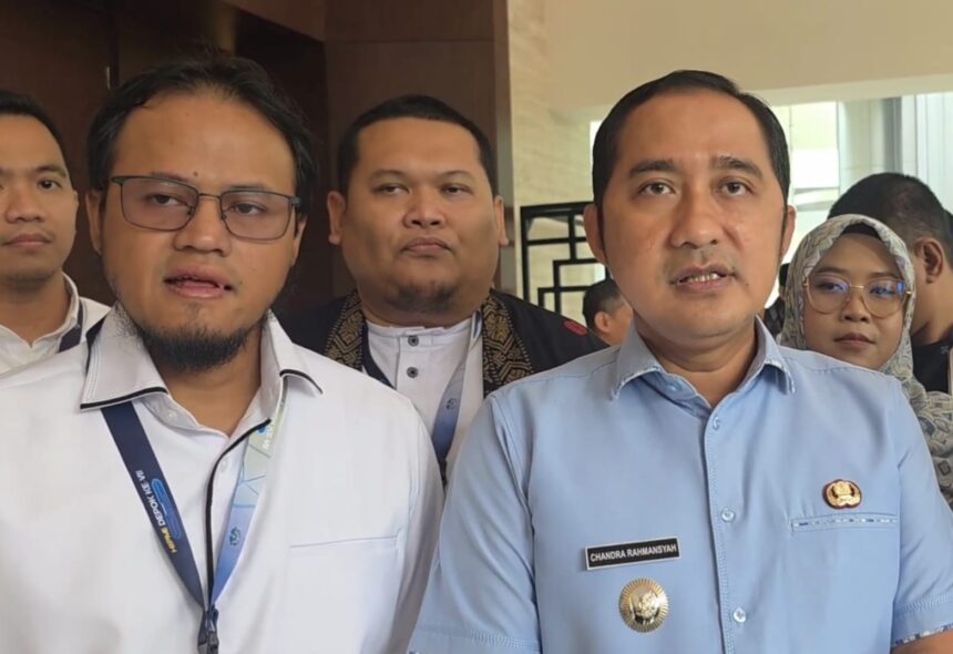 Wakil Wali Kota Depok, Chandra Rahmansyah (ka) dan Caketum HIPMI Depok 2026-2029, Ardian Fajar Prastyawan. Foto: yioutube TVDepok