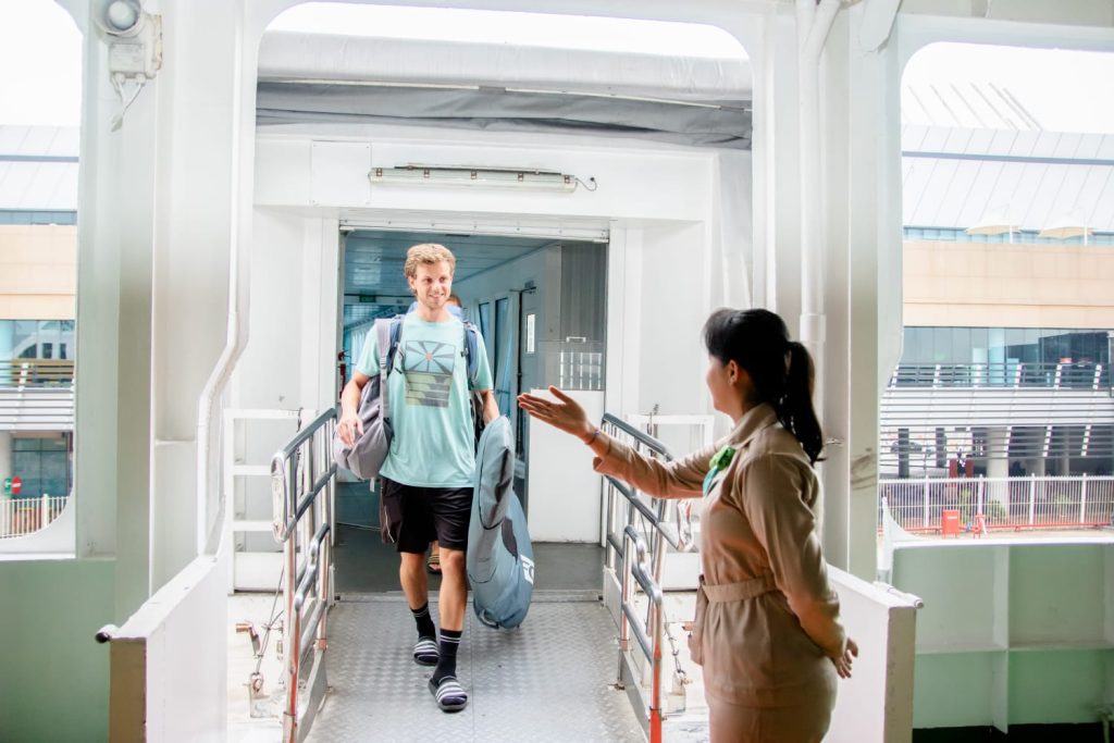 PT ASDP Indonesia Ferry (Persero) memastikan perjalanan penyeberangan berlangsung lebih terjangkau, tertib, dan nyaman melalui kebijakan stimulus diskon tarif serta penerapan skema single tarif. (istimewa/dok. ASDP).