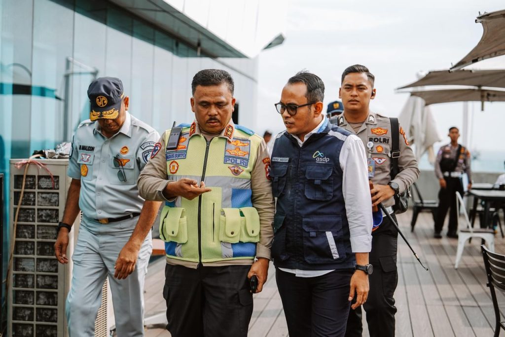 Kakorlantas Tinjau Pelabuhan Merak dan Bakauheni, Kesiapan Mudik Lebaran ASDP Diperkuat 2 Kepala Korps Lalu Lintas (Kakorlantas) Polri, Irjen Pol Agus Suryo Nugroho melakukan kunjungan kerja meninjau kesiapan jalur dan pelabuhan di wilayah Lampung dan Banten pada Kamis (26/2/2026). (istimewa/dok. ASDP).