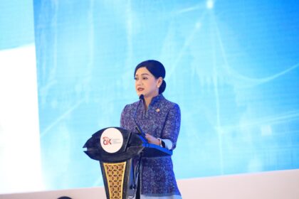 Pejabat Sementara Ketua Dewan Komisioner OJK Friderica Widyasari Dewi