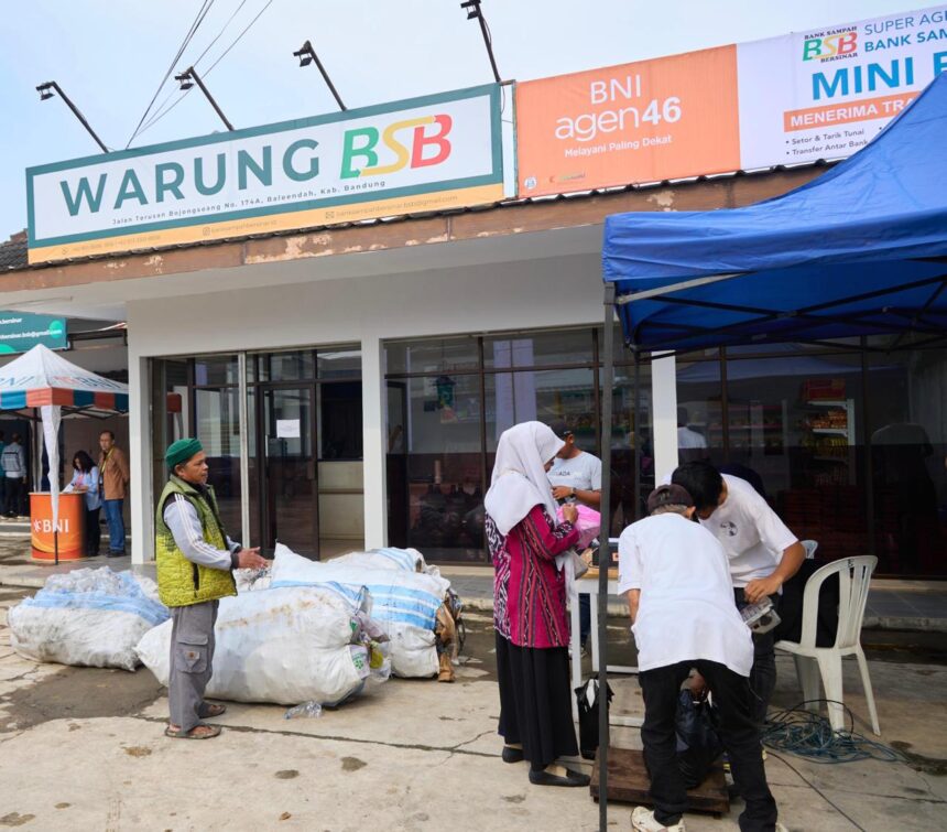 BNI memperkuat implementasi ekonomi sirkular sekaligus mendorong inklusi keuangan melalui Program BNI Agen46 Bank Sampah. Foto: Dok BNI