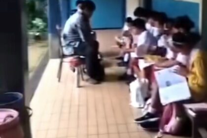 Siswa harus belajar di lantai tanpa fasilitas memadai. Foto: Tangkapan layar TikTok @venykasino