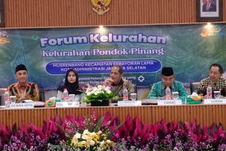 Asisten Perekonomian dan Pembangunan Kota Administrasi Jakarta Selatan, Sayid Ali dan jajaran dalam Musyawarah Perencanaan Pembangunan (Musrenbang) Kelurahan Pondok Pinang, Kecamatan Kebayoran Lama, Jakarta Selatan, Kamis (5/2/2026). Foto: Ist