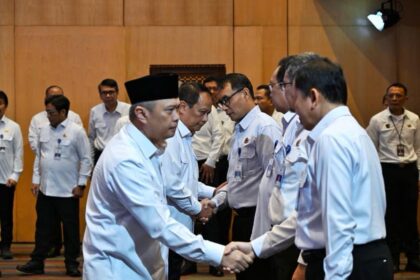 Menteri Perhubungan, Dudy Purwagandhi melantik Suharto sebagai Kepala Badan Pengembangan Sumber Daya Manusia Perhubungan, Jumat (13/2/2026). Foto: Ist