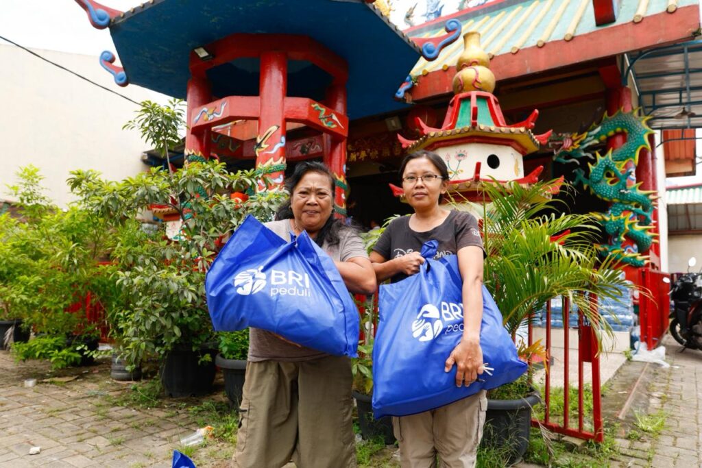 Tebar Kebahagiaan Imlek 2026, BRI Peduli Salurkan Ribuan Paket Sembako untuk Perkuat Ketahanan Pangan Masyarakat 2 d396653e 2735 4232 ae4d 626834e5b423