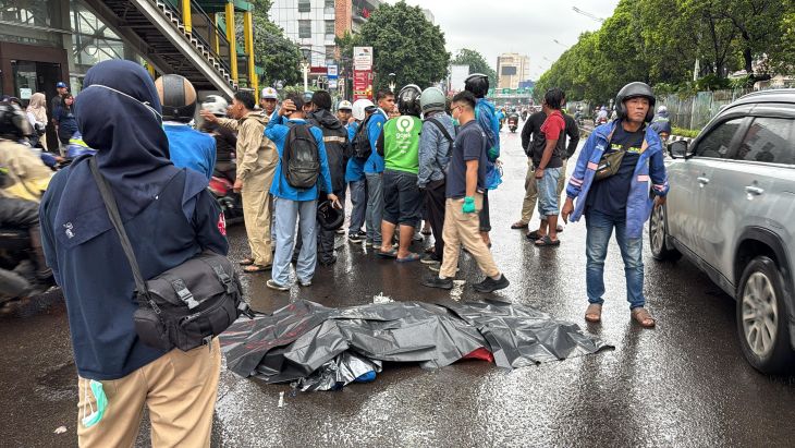 Seorang pelajar Sekolah Menengah Kejuruan Negeri (SMKN) 34, Kecamatan Senen, Jakarta Pusat, Senin (9/2/2026) pukul 06.30 WIB, menutup usia saat mengalami kecelakaan tunggal di Jalan Matraman Raya, Kecamatan Matraman, Jakarta Timur. Foto: Ist