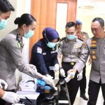 Kapolda Sumsel Irjen Pol. Sandi Nugroho, memimpin langsung pelaksanaan tes urine terhadap Wakapolda, Pejabat Utama, dan seluruh personel di Lantai 2 Gedung Presisi Polda Sumatera Selatan,