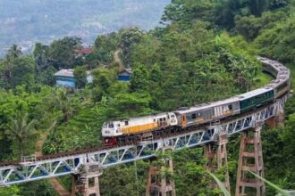 Ilustrasi kereta api yang mulai dipesan tiketnya untuk mudik lebaran 2026.(Foto istimewa)