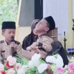 Detik-detik santri alami insiden listrik di panggung haflah pesantren Lampung Selatan. Foto: Tangkap layar IG @atika_harahap88