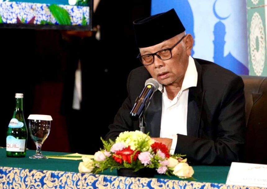 Ketua Umum MUI KH Anwar Iskandar