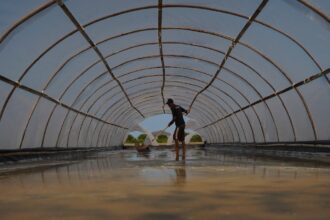 KKP asilitasi tambak garam rakyat dengan teknologi tunnel SWRO hadapi tantangan cuaca. Foto: Dok KKP
