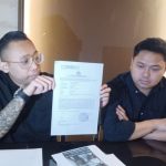 Kuasa hukum RB, Bryand Ery Sianipar, mendampingi kliennya berinisial RB, 36, saat konfrensi pers terkait kasus pencemaran nama baik RB atas tuduhan dugaan pemerkosaan terhadap perempuan CR di kawasan Kebayoran Baru, Jakarta Selatan, Senin (23/2/2026) sore. Foto: Joesvicar Iqbal/ipol.id