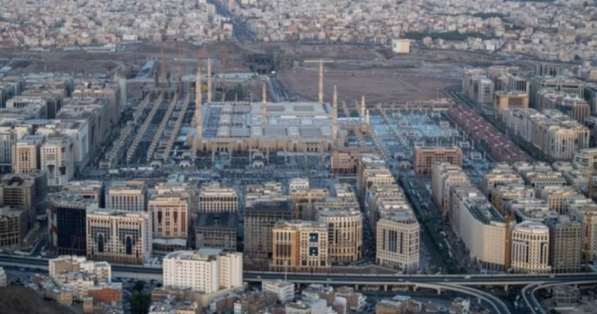Tampak Kota Madinah, Arab Saudi, salah satu kota suci bagi umat Islam. Foto: Saudi Gazette