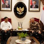 Menteri Koordinator Bidang Politik dan Keamanan (Menko Polkam) Jenderal TNI (Purn) Djamari Chaniago saat menerima audiensi Menteri Perhubungan Dudy Purwagandhi di Kantor Kemenko Polkam, Selasa (24/2/2026). Foto: Kemenko Polkam