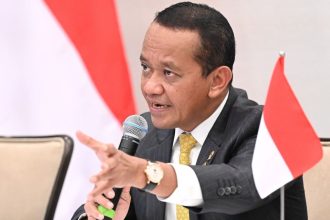 Menteri ESDM Bahlil Lahadalia menyampaikan bahwa Indonesia menganut asas ekonomi bebas aktif dengan memberikan ruang investasi yang sama kepada seluruh negara, termasuk AS. Foto: BPMI