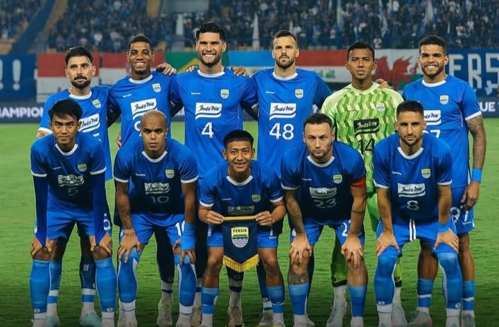 persib bandung siap 100 persen hadapi ratchaburi fc hodak jangan menyerah sebelum peluit akhir 17022026 172206 1
