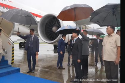Presiden Prabowo tiba kembali di tanak air disambut Wapres Gibran serta pejabat lainnya di Bandara Halim. Foti : Istana Presiden