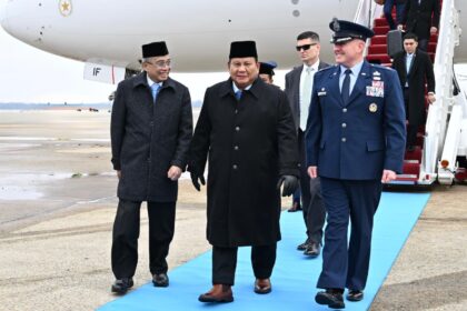 Presiden Prabowo Subianto tiba di Amerika Serikat, Selasa (17/2/2026) waktu setempat. Foto: BPMI Setpres