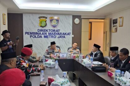 Ketua Umum FLO, Juaini Yusuf saat silaturahmi dengan Polda Metro Jaya.(Foto dok ipol.id)