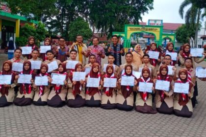 Para siswa Madrasah Aliyah Negeri (MAN) 2 Padangsidimpuan meraih enam medali,