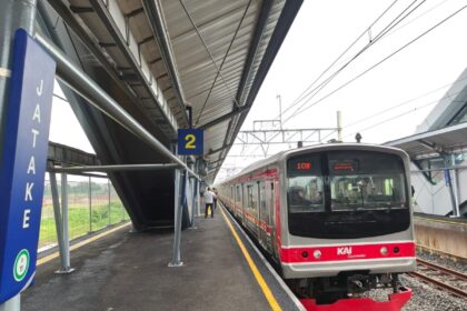 Stasiun Jatake mengundang minat warga Tangerang menggunakan transportasi umum.