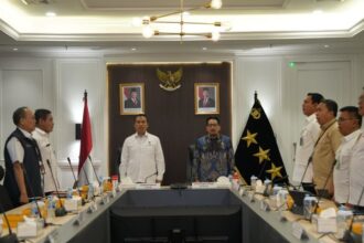 Kabareskrim Polri Komjen Syahardiantono, selaku Ketua Pengarah Satgas Saber dan jajaran dalam Rapat Koordinasi Satgas Saber Pelanggaran Pangan secara luring dan daring di Rupat Dittipideksus Bareskrim Polri, Gedung Awaloedin Djamin Mabes Polri, Rabu (4/2/2026), melibatkan kementerian/lembaga terkait, pemerintah daerah, serta Satgas daerah di tingkat provinsi dan kabupaten/kota. Foto: Ist