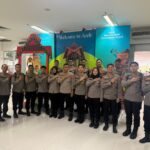 Puluhan Mahasiswa Sekolah Tinggi Ilmu Kepolisian (STIK) Lemdiklat Polri Angkatan ke-83 tergabung dalam Sindikat 7 dipimpin oleh Perwira Pendamping, Kombes Pol Dodi Arifianto, diberangkatkan menuju Polres Aceh Barat untuk pelaksanaan program Pengabdian Masyarakat (Dianmas/Widya Parama Satwika), Selasa (10/2/2026). Foto: Ist