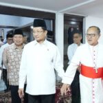 Menteri Agama Nasaruddin Umar bersama Ignatius Kardinal Suharyo dalam kegiatan Open House Menag, di Jakarta pada Sabtu (21/03/2026). Foto: Dok Kemenag