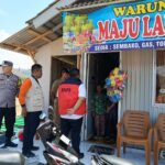 Tim Kedeputian Bidang Penanganan Darurat BNPB bersama BPBD Kabupaten Cilacap meninjau salah satu huntara Desa Jenang, yang telah ditempati para penyintas bencana tanah longsor Desa Cibeunying, Kecamatan Majenang, Kabupaten Cilacap, Jawa Tengah, Senin (16/3/2026). Foto: BPBD Kabupaten Cilacap