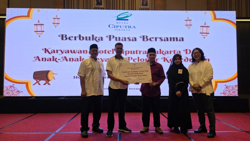 Hotel Ciputra Jakarta menggelar kegiatan Corporate Social Responsibility (CSR) bersama anak-anak dari Yayasan Pelopor Kepedulian pada Rabu (11/3/2026) lalu. (dok. Hotel Ciputra Jakarta).