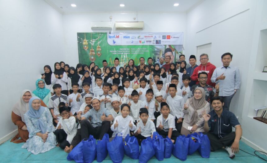 ipol.id berbagi dan berbuka puasa bersama anak yatim dan dhuafa di Rumah Yatim, Kemang, Jakarta Selatan. Foto: ipol.id