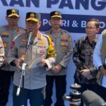 Wakapolri, Komjen Pol Dedi Prasetyo, Direktur Utama Perum Bulog, Ahmad Rizal Ramdhani, dalam kegiatan Gerakan Pangan Murah serentak di seluruh Indonesia, Jumat (13/3/2026). Foto: Ist