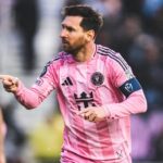 Lionel Messi mencetak gol ke-900 dalam kariernya, menjadikannya pemain kedua yang mencapai angka tersebut setelah Cristiano Ronaldo.