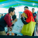 PERBANAS bersama Artha Graha Peduli gelar bazar sembako murah di Lapangan Unit V Perbanas Institute, Karet Kuningan, Setiabudi, Jakarta Selatan, Kamis (5/3/2026). Foto: Ist