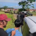 Dua orang terduga pelaku pembunuh ditangkap di Kabupaten Majalengka. Foto: Bidhumas Polda Metro Jaya