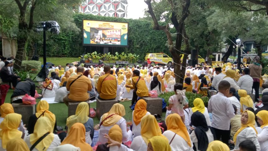 Kader Golkar di lima wilayah Jakarta saat menghadiri buka bersama di DPD Golkar DKI, Jakarta Pusat. Foto: Sofian/ipol.id