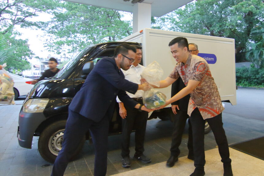 Santika Indonesia Hotels & Resorts gandeng Rekosistem gulirkan program waste management. (Alidrian Fahwi/ipol.id).