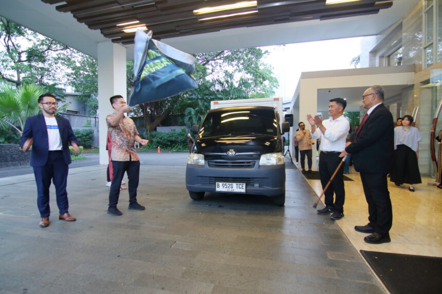 Santika Indonesia Hotels & Resorts gandeng Rekosistem gulirkan program waste management. (Alidrian Fahwi/ipol.id).