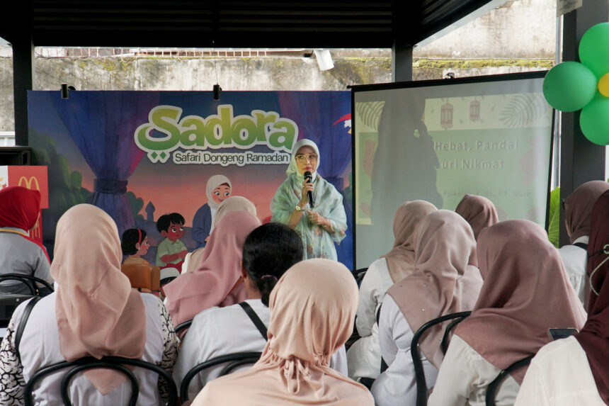 Dalam rangka perayaan 35 tahun, Safari Dongeng Ramadan (SADORA) hadir lebih meriah dengan jangkauan lebih luas di 51 kabupaten/kota di 19 provinsi di Indonesia, serta edisi spesial di 35 lokasi yang dilengkapi seminar parenting dan kegiatan berbagi bersama anak yatim piatu. (dok. McDonald’s Indonesia).