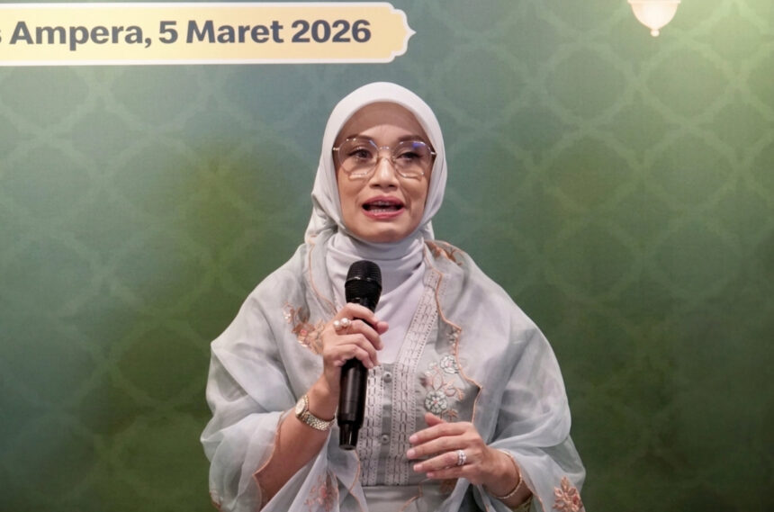 Nisfie Hoesein, Psikolog Tumbuh Kembang Anak, menjelaskan bahwa mendongeng merupakan cara efektif untuk menanamkan pesan moral serta mendukung pembentukan karakter positif pada anak sejak dini. Ia juga mengapresiasi inisiatif McDonald’s Indonesia menghadirkan SADORA sebagai wadah yang memfasilitasi anak-anak mengenal nilai-nilai kebaikan melalui pengalaman belajar yang menyenangkan tanpa terasa menggurui. (dok. McDonald’s Indonesia).