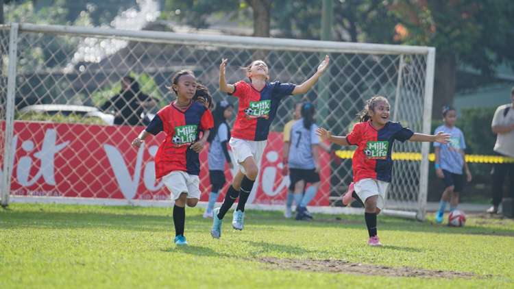 MilkLife Soccer Challenge meraih penghargaan sebagai PT Freeport Indonesia Grassroots Development Program of The Year dalam acara PSSI Awards yang diselenggarakan di Jakarta, akhir pekan lalu.