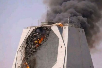 Beredar di media sosial sebuah gambar yang diklaim radar milik AS yang hancur akibat serangan Iran. Foto: NDTV