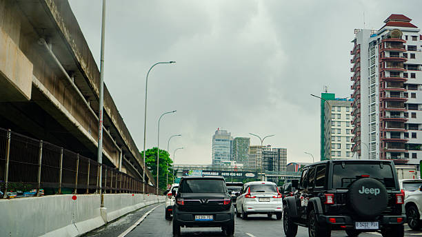 Ilustrasi H-9 Lebaran 2026, pemerintah mulai berlakukan diskon tarif jalan tol sebesar 30 persen di seluruh Indonesia. Foto: Istock @Hidayat Hidayat