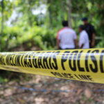 Ilustrasi garis polisi ditempatkan di tengah TKP diduga dari petasan rakitan di Dukuh Cuwet, Desa Plosojenar, Kecamatan Kauman, Kabupaten Ponorogo, Minggu (1/3/2026). Foto: Istcok @Herwin Bahar