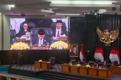 Ketua DPRD DKI Jakarta, Khoiruddin saat memimpin sidang Paripurna.(Foto Sofian/ipol.id)
